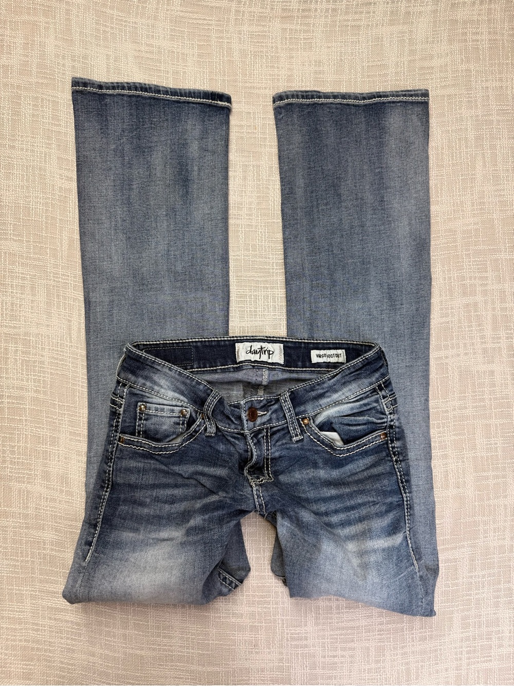 Daytrip Virgo Low Rise Bootcut Flare Jeans Size 25R Y2K Buckle Denim